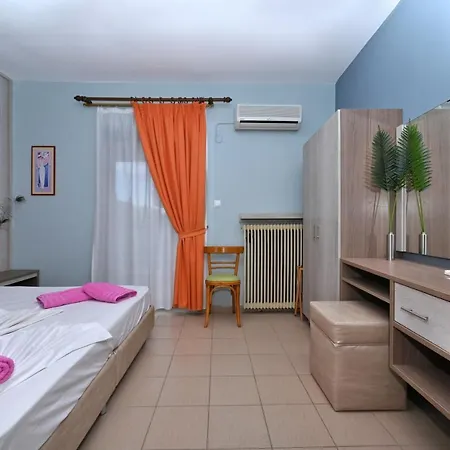 شقة Dionisos Palms باراليا ديونيسيو