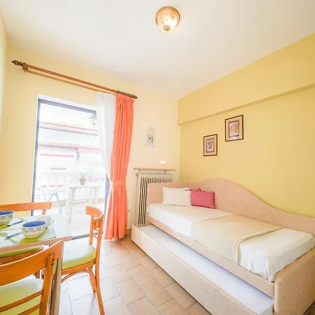 Dionisos Palms Apartment Paralia Dionysiou