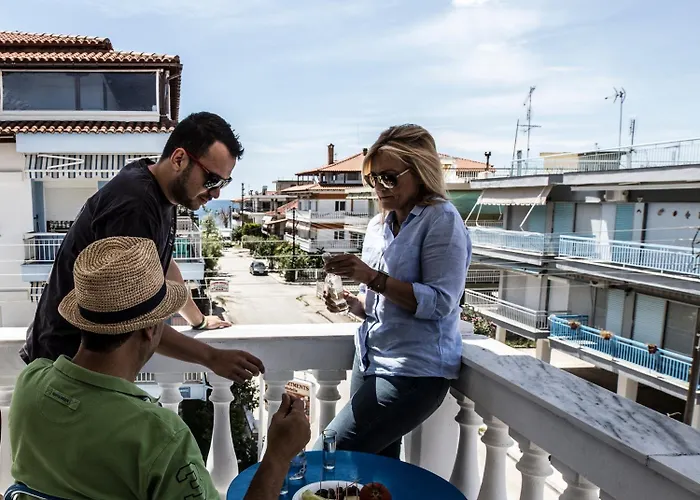 Dionisos Palms * Paralia Dionysiou