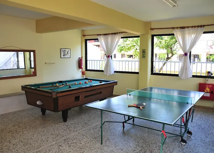 Dionisos Palms Apartament *