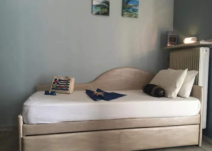 Dionisos Palms * Paralia Dionysiou