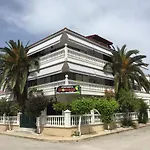 شقة Dionisos Palms *