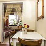 Dionisos Palms شقة *