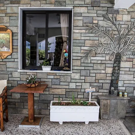 Dionisos Palms Apartment